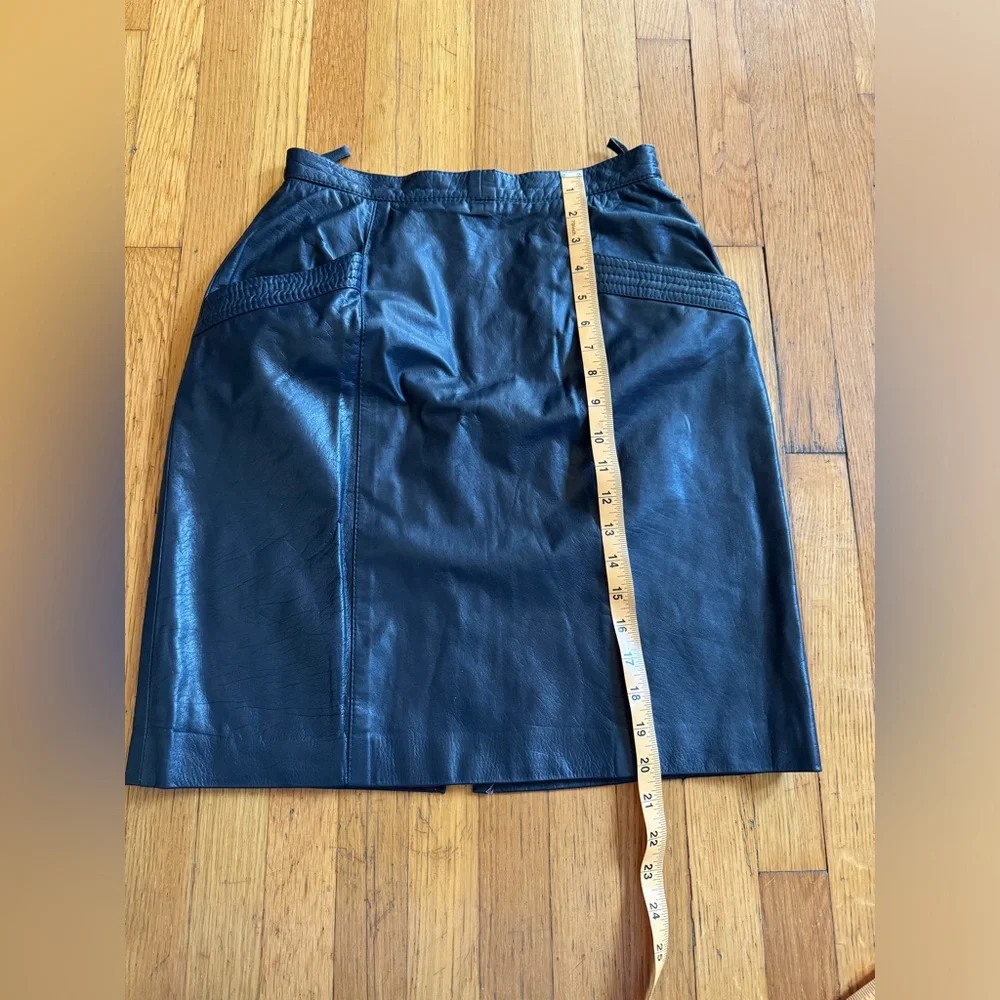 70s-80s Vintage Navy Blue Pierre Cardin Leather Skirt - Picture 5 of 11